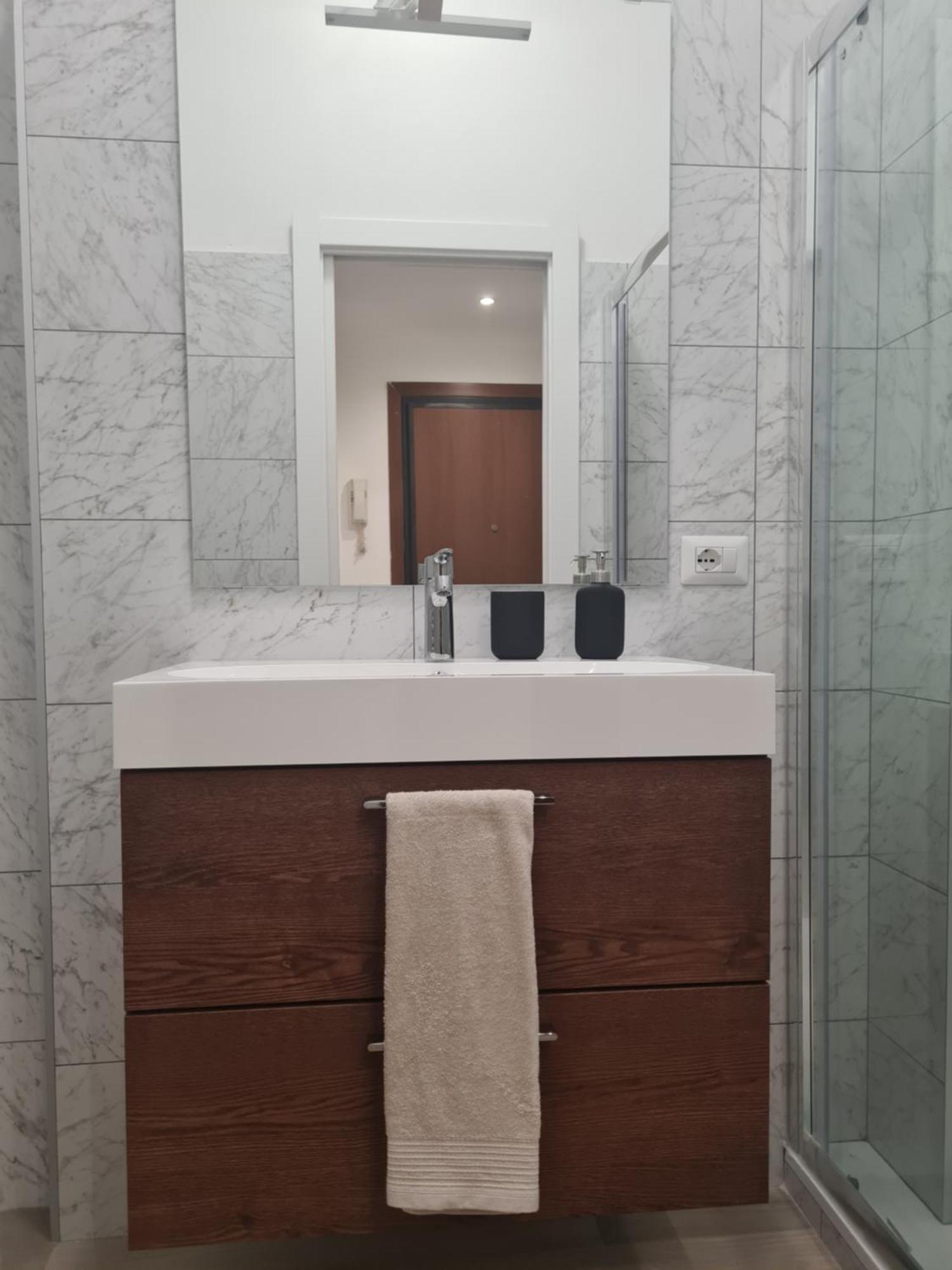 Solari Apartment Milan Luaran gambar
